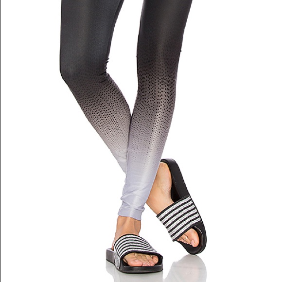 Beyond Yoga Fade To Black Leggings  S